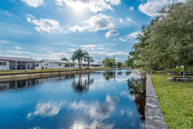 6810 NW 74th Pl, Tamarac, FL 33321