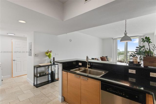 140 S Dixie Hwy 417, Hollywood, FL 33020
