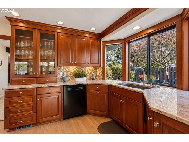 15452 Sw SUMMERFIELD Ln, Tigard, OR 97224