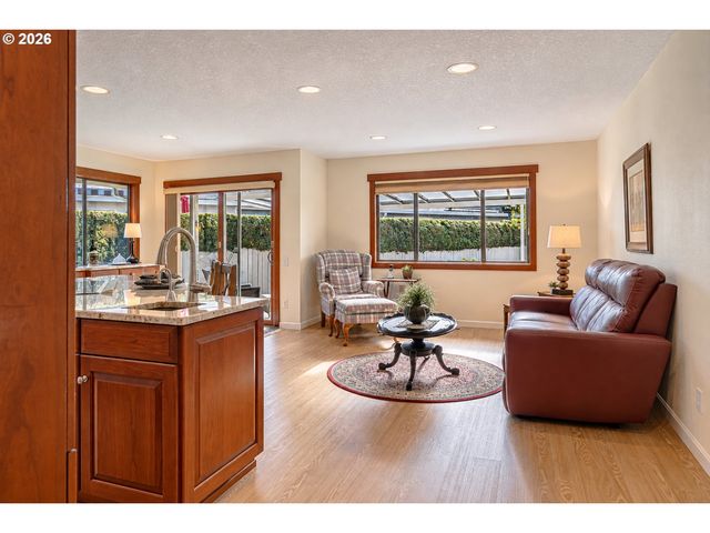 15452 Sw SUMMERFIELD Ln, Tigard, OR 97224