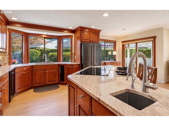 15452 Sw SUMMERFIELD Ln, Tigard, OR 97224