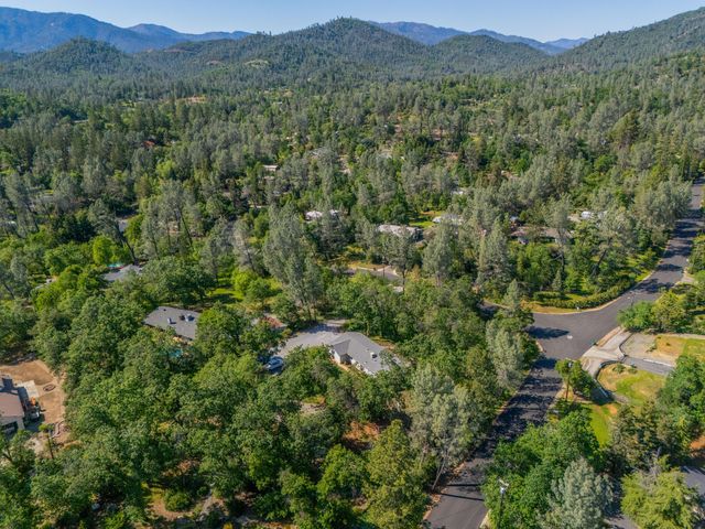 13314 Kokanee Drive, Shasta Lake, CA 96019