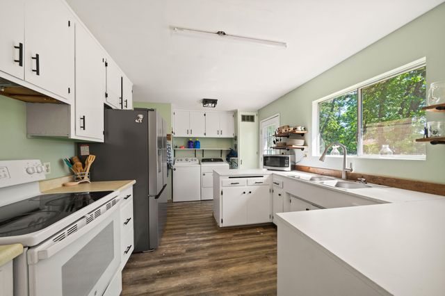 13314 Kokanee Drive, Shasta Lake, CA 96019
