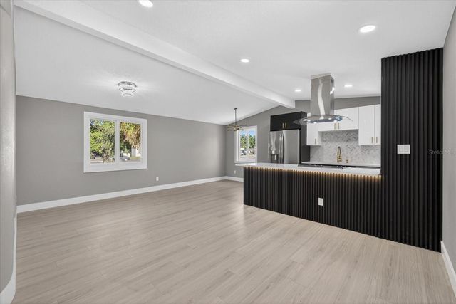 4005 E HENRY AVENUE, Tampa, FL 33610