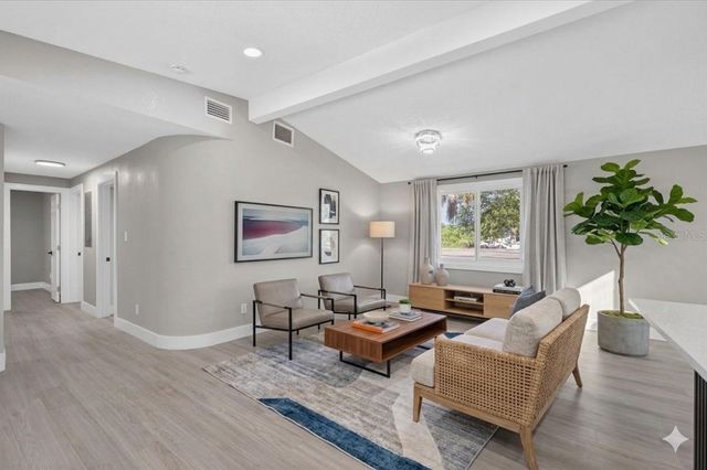 4005 E HENRY AVENUE, Tampa, FL 33610