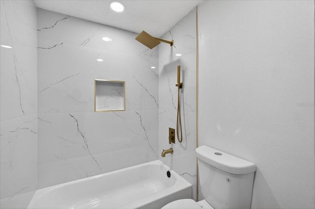 4005 E HENRY AVENUE, Tampa, FL 33610