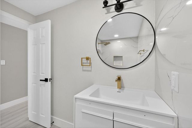 4005 E HENRY AVENUE, Tampa, FL 33610