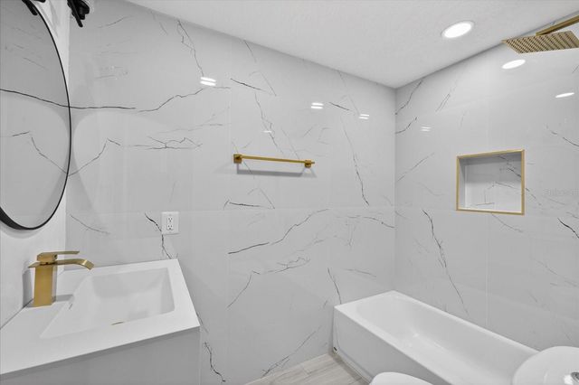 4005 E HENRY AVENUE, Tampa, FL 33610