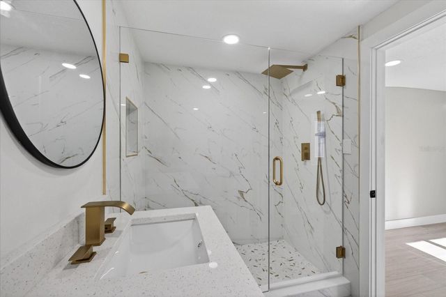 4005 E HENRY AVENUE, Tampa, FL 33610