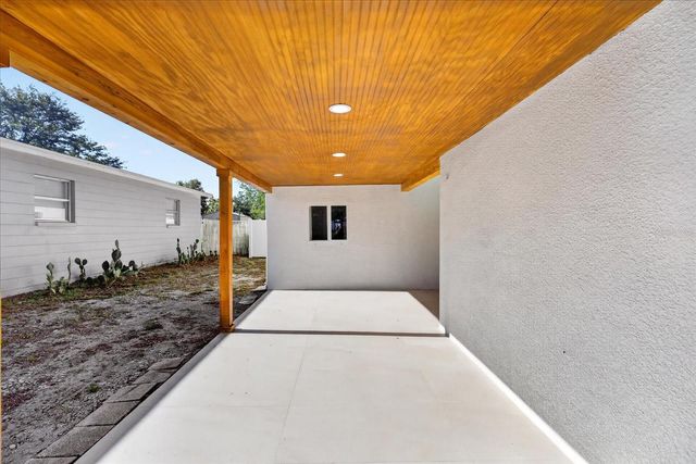 4005 E HENRY AVENUE, Tampa, FL 33610