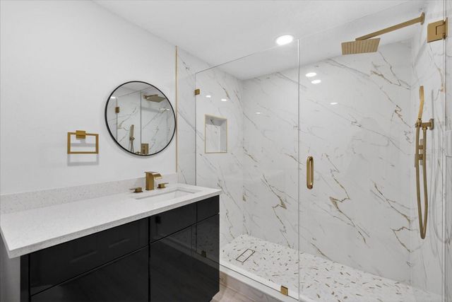 4005 E HENRY AVENUE, Tampa, FL 33610