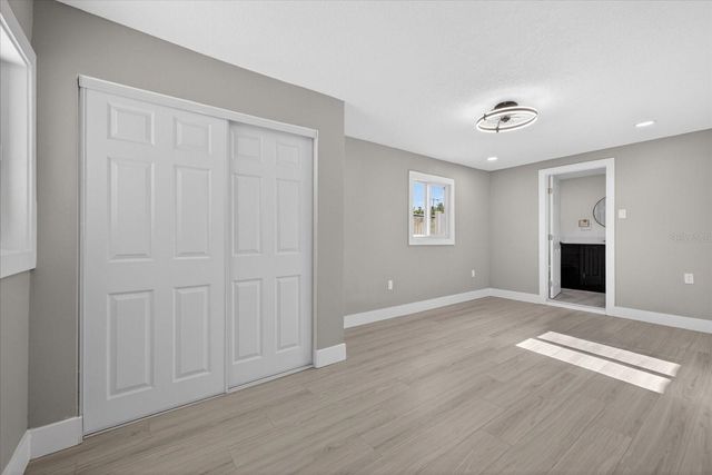 4005 E HENRY AVENUE, Tampa, FL 33610