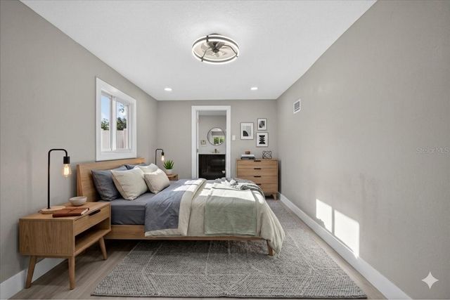 4005 E HENRY AVENUE, Tampa, FL 33610