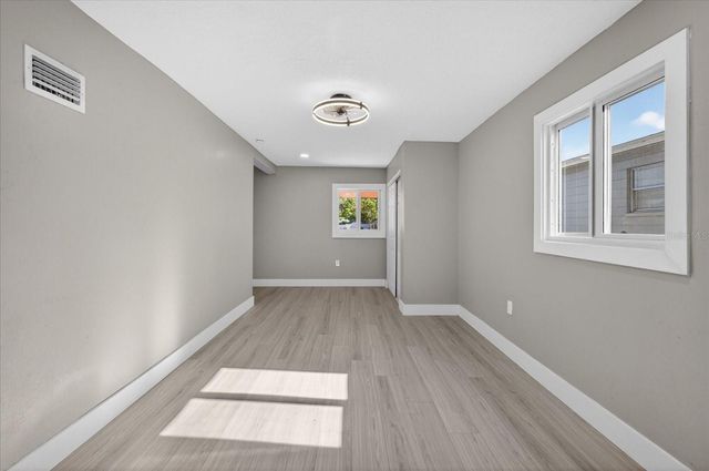 4005 E HENRY AVENUE, Tampa, FL 33610