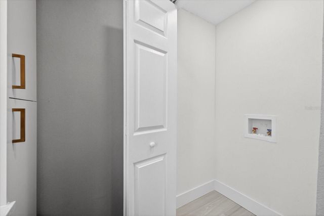 4005 E HENRY AVENUE, Tampa, FL 33610