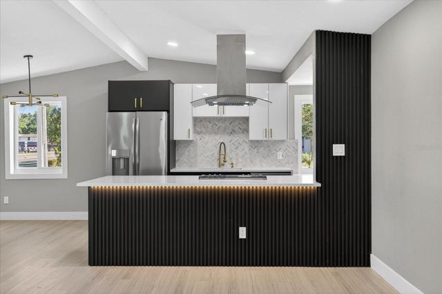 4005 E HENRY AVENUE, Tampa, FL 33610