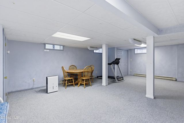 43 Brinker Drive S, North Greenbush, NY 12144