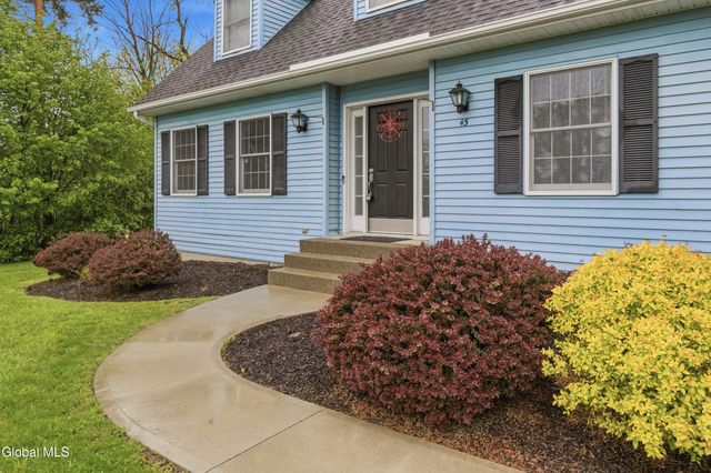43 Brinker Drive S, North Greenbush, NY 12144