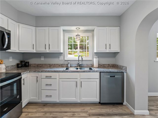 5134 Saulton Drive, Cross Lanes, WV 25313