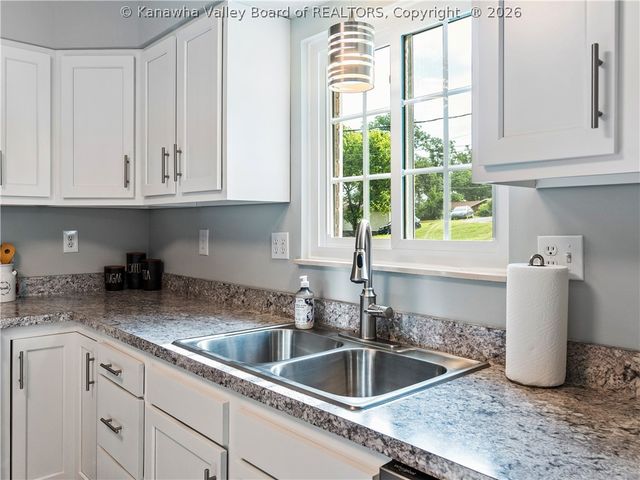 5134 Saulton Drive, Cross Lanes, WV 25313