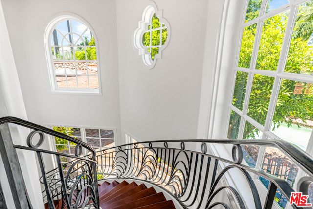 602 N Bedford Drive, Beverly Hills, CA 90210