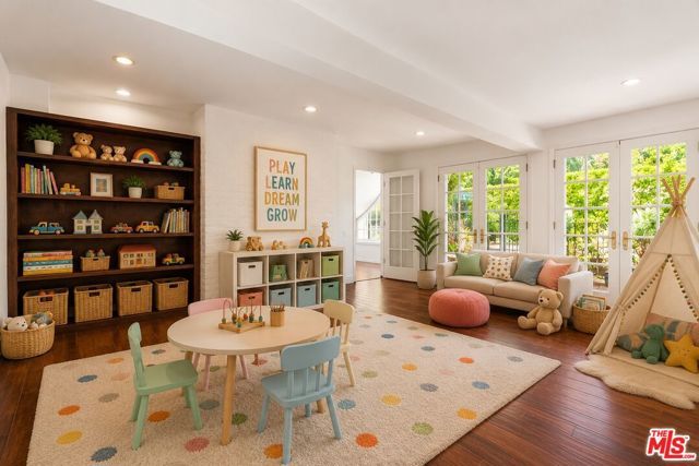 602 N Bedford Drive, Beverly Hills, CA 90210