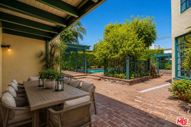 602 N Bedford Drive, Beverly Hills, CA 90210