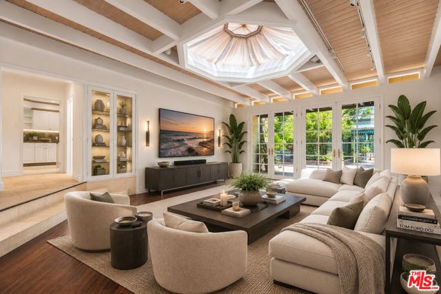 602 N Bedford Drive, Beverly Hills, CA 90210
