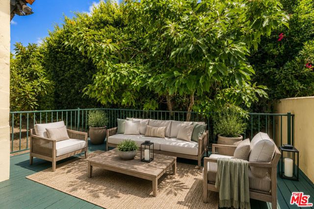 602 N Bedford Drive, Beverly Hills, CA 90210