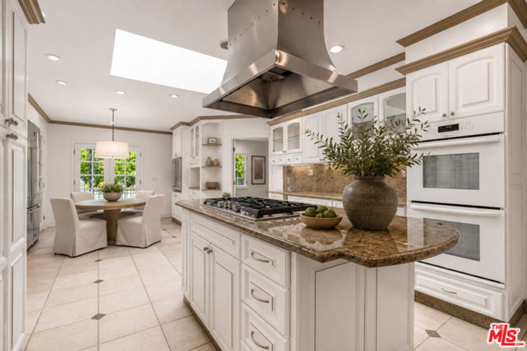 602 N Bedford Drive, Beverly Hills, CA 90210
