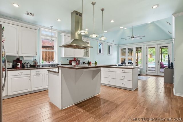 1763 S Xanthus Avenue, Tulsa, OK 74104