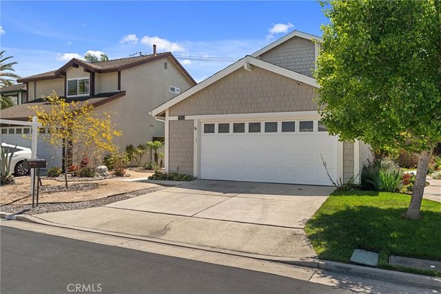 7812 Connie Dr, Huntington Beach, CA 92648