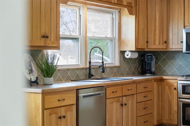 22014 W 223rd Street, Spring Hill, KS 66083