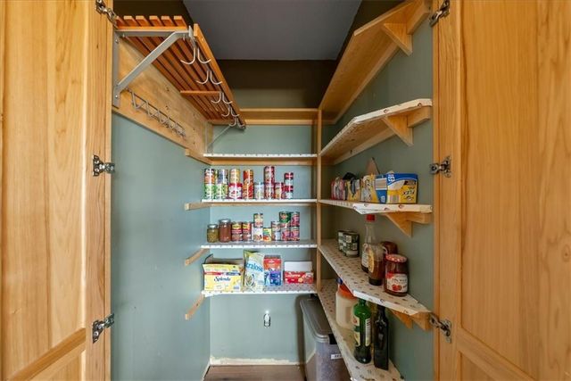 22014 W 223rd Street, Spring Hill, KS 66083