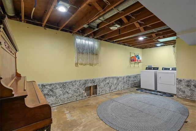 22014 W 223rd Street, Spring Hill, KS 66083