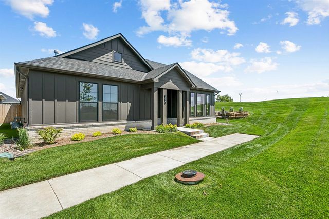 2620 W Shearwater St, Wichita, KS 67204