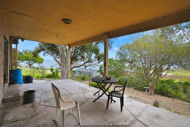 117 Knoll Trail, Sandia, TX 78383