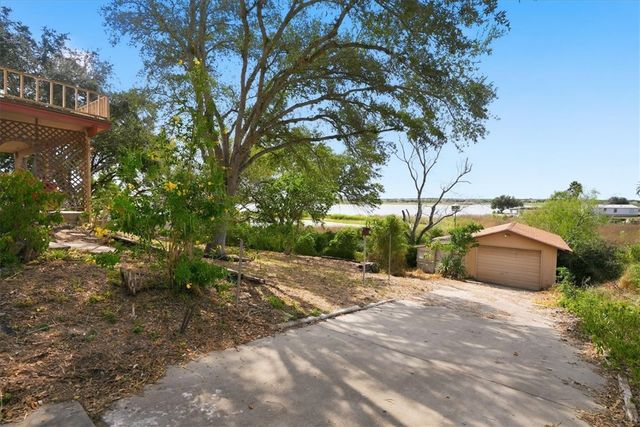 117 Knoll Trail, Sandia, TX 78383