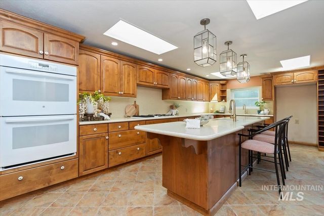 7634 W Cambridge Dr, Boise, ID 83704