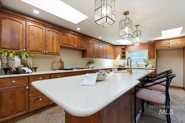 7634 W Cambridge Dr, Boise, ID 83704