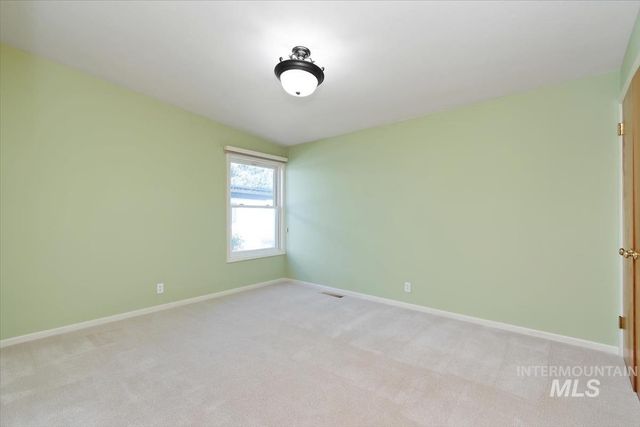 7634 W Cambridge Dr, Boise, ID 83704