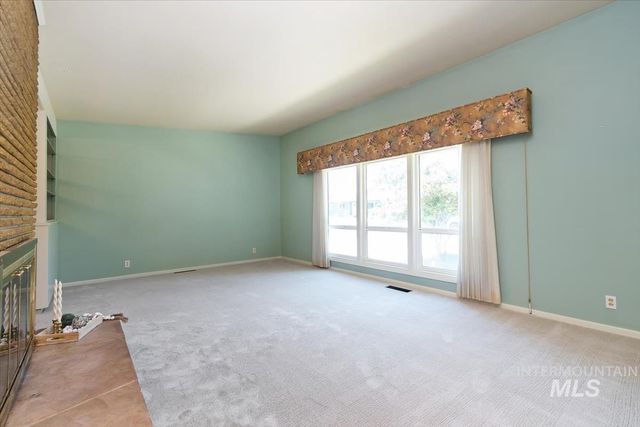 7634 W Cambridge Dr, Boise, ID 83704