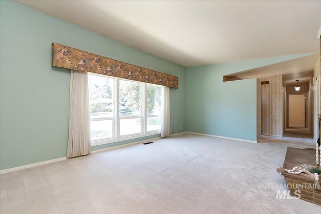 7634 W Cambridge Dr, Boise, ID 83704