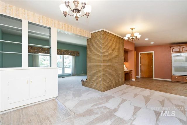 7634 W Cambridge Dr, Boise, ID 83704