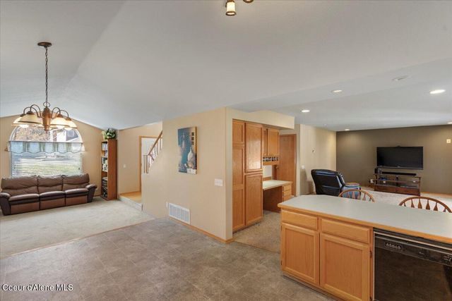 3089 E LAKE FOREST DR, Hayden Lake, ID 83835