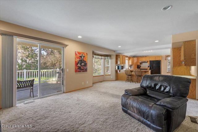 3089 E LAKE FOREST DR, Hayden Lake, ID 83835