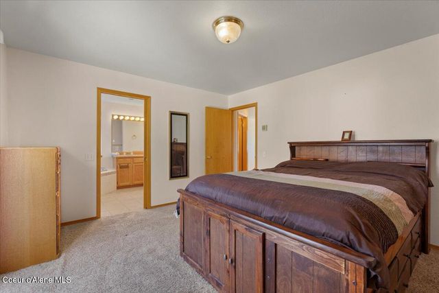 3089 E LAKE FOREST DR, Hayden Lake, ID 83835
