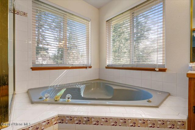 3089 E LAKE FOREST DR, Hayden Lake, ID 83835
