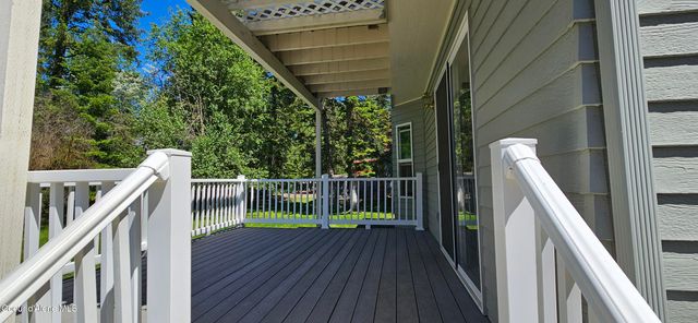 3089 E LAKE FOREST DR, Hayden Lake, ID 83835