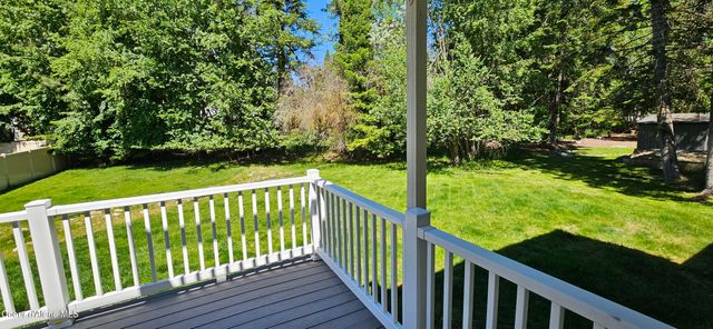 3089 E LAKE FOREST DR, Hayden Lake, ID 83835
